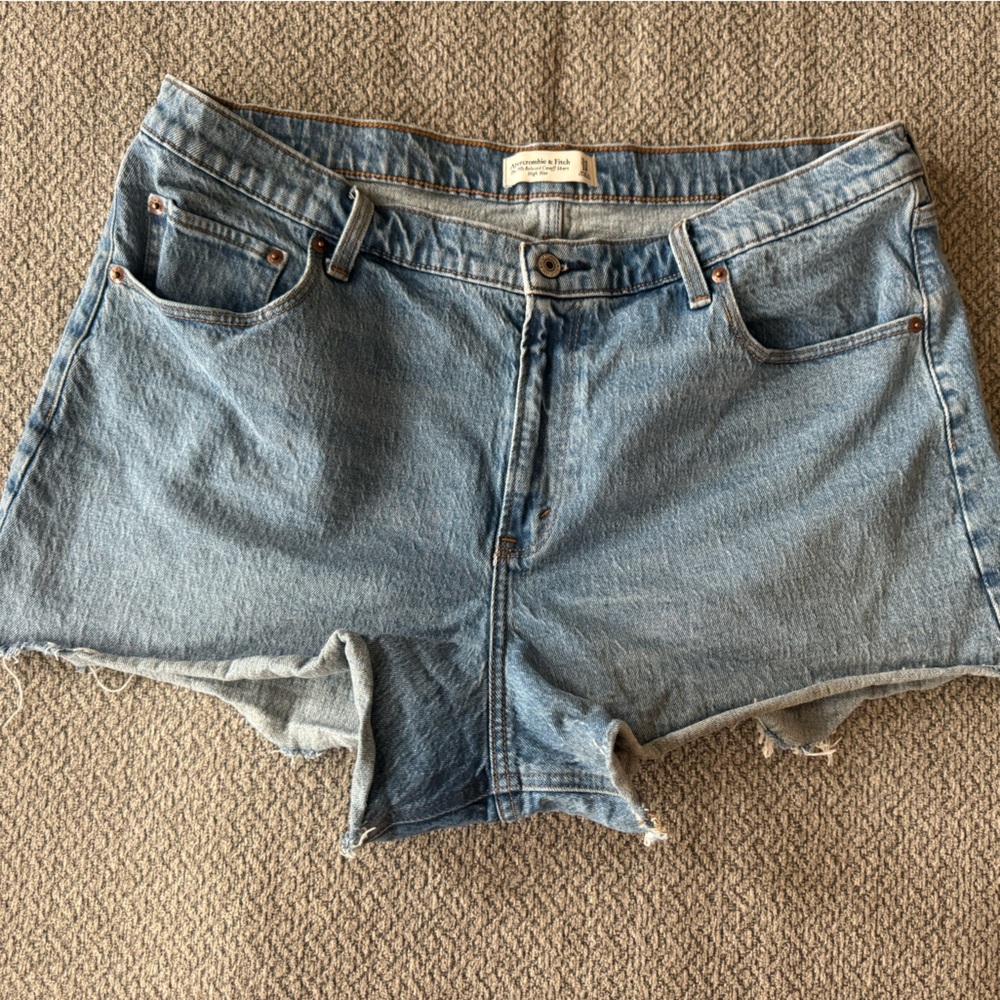 Abercrombie 90’s relaxed cutoff denim shorts